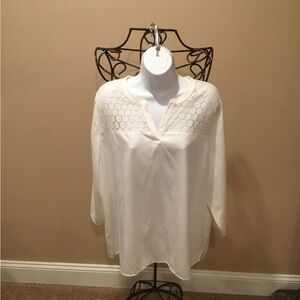 🆕 Elegant White Lace Women's Top